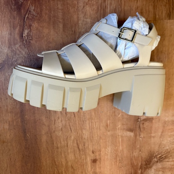 NIB Madden Girl Galaxy Off White size 9M popular 3 inch platform shoe new in box - Picture 4 of 15